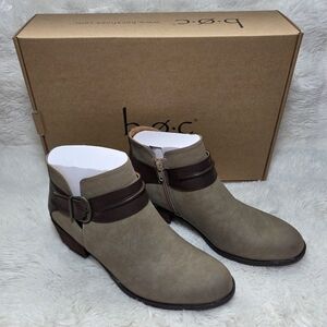 B.O.C by Born Gemm Taupe Ankle Booties w/ Buckle Strap & Block Heel Sz 7